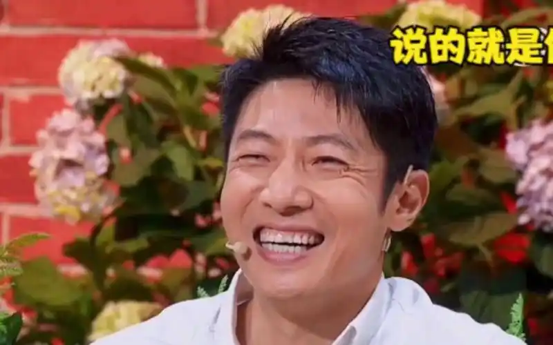 没有撒贝宁接不了的梗,吐槽康辉缺点毫不留情,笑翻台下众大咖!