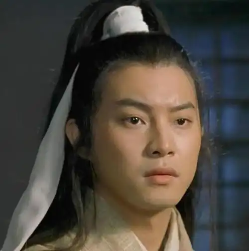 谁说沙溢只能演喜剧?看到他年轻时的西装照,霸道男总裁一枚!