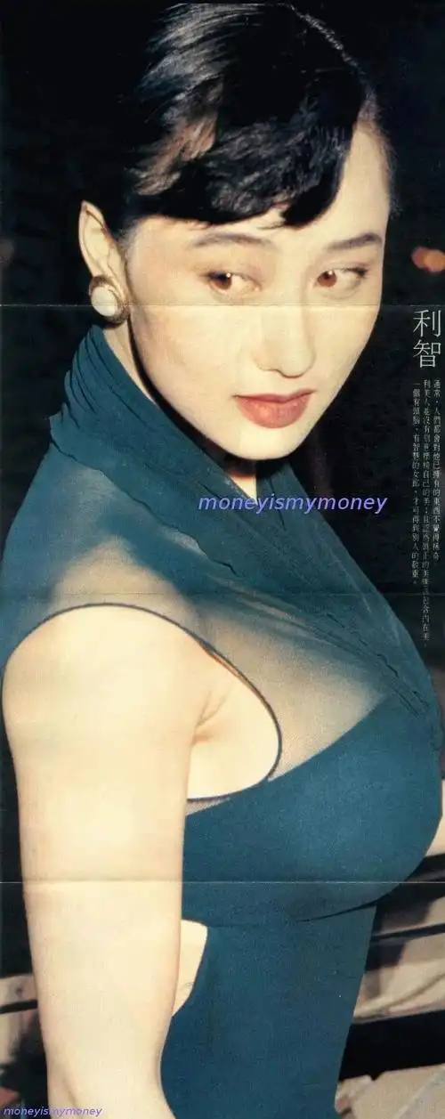 撇开巨乳利智真的美艳动人吗