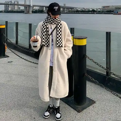 仿羊羔毛风衣外套女长款过膝加绒加厚白色百搭大衣秋冬2021年新款