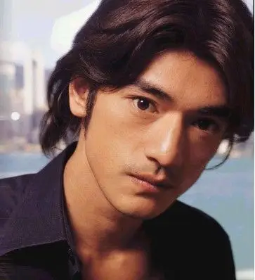 娱乐圈长发男星,他是当之无愧的第一!