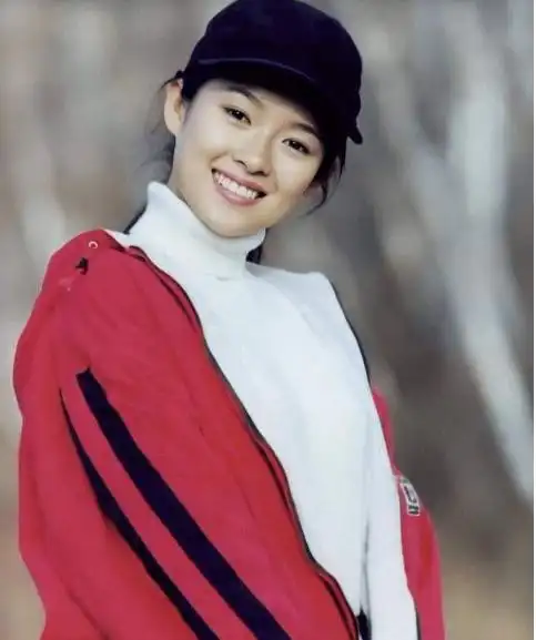 章子怡17岁时有多撩人?大学时期旧照曝光,这才是真正的"玉女"