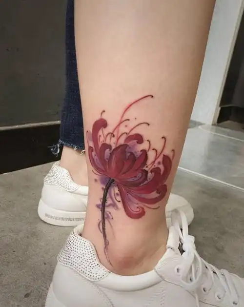 彼岸花纹身图片_腿部水彩纹身图案