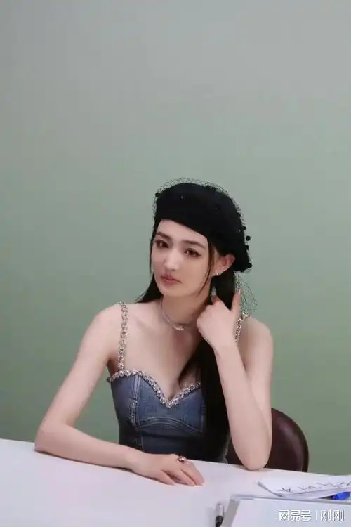 徐璐直播间生图再度美出新高度