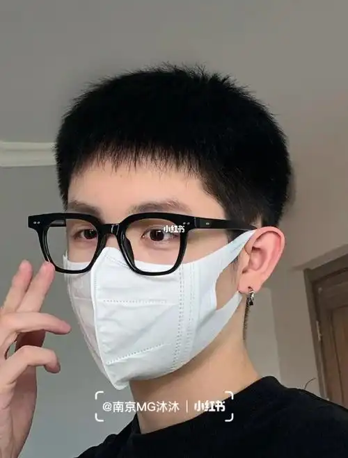 [火r][火r]男生短碎盖发型这个发型不挑脸型,还减龄99男士小碎发(3