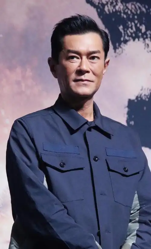 古天乐颜值崩塌,出席活动被嘲脸僵似三星堆面具,精修后似蜡像