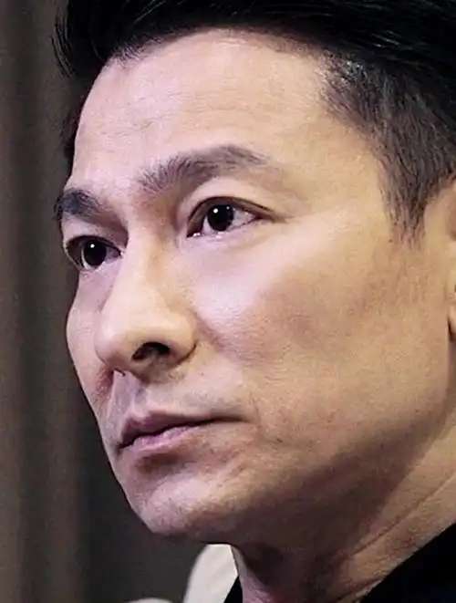 刘德华61岁"素颜照"曝光,没了百万修图师,天王偶像就长这样