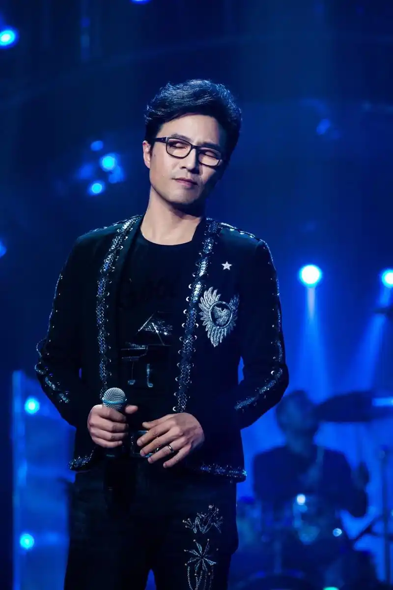 "2023汪峰unfollow"       巡回演唱会-洛阳站  人间四月天,牡丹花开