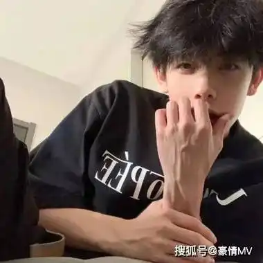 高级惊艳男头ins潮图痞帅_氛围感爆棚的男生头像