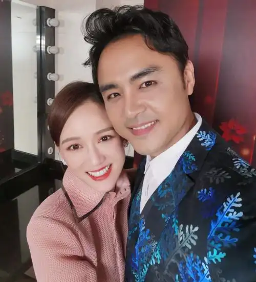 哥哥自杀后,台媒证实明道隐婚当爸,与妻子合体带满月孩子游玩