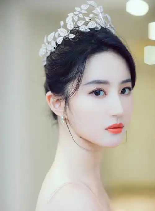 性感美女明星刘亦菲妩媚妖娆写真