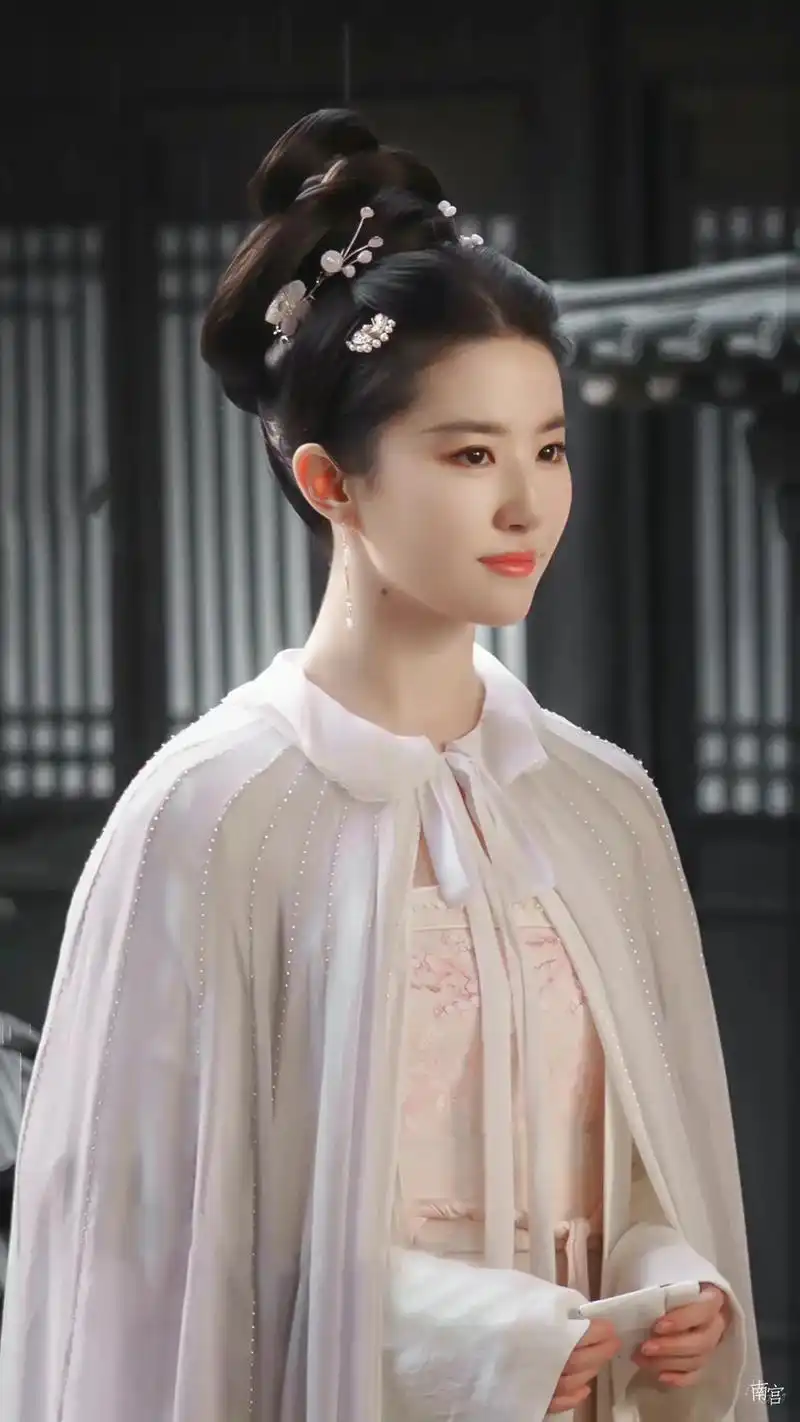 又背被美到了#古装女神 #刘亦菲 - 抖音