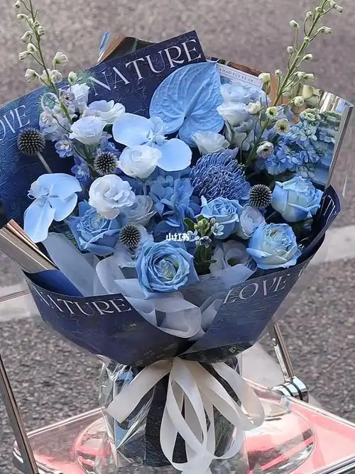 深蓝色系花束61东莞花店