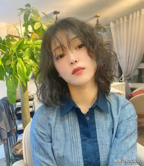 烫发发型图片女中长发(发廊最新流行中长发发型30款) - 赤虎壹号