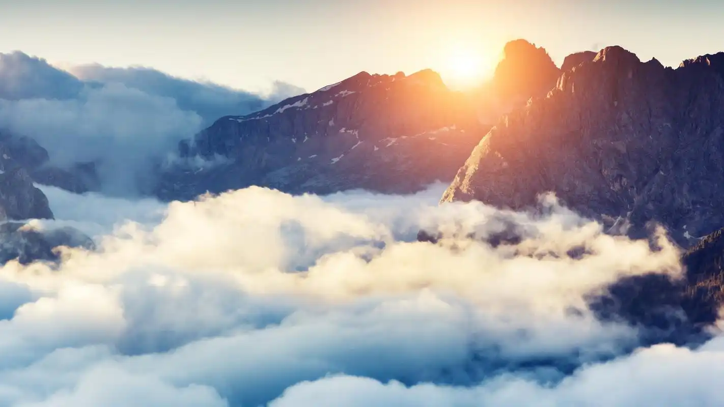 精选壮观的山峰山顶风光美景壁纸图片