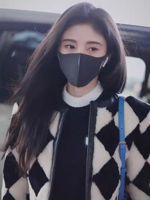 鞠婧祎好喜欢阿鞠的机场照啊