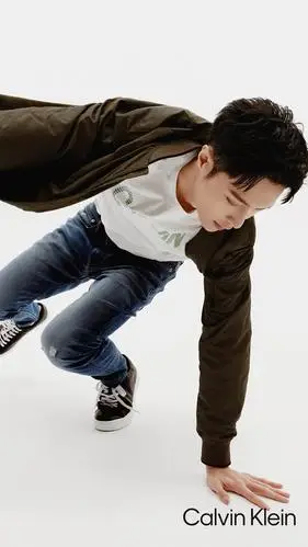 ck全球代言人张艺兴