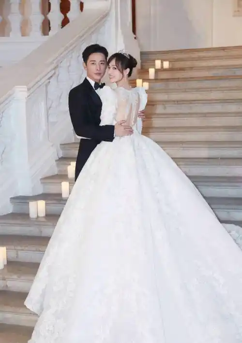 女明星婚纱照大盘点,清新风时尚风简约风都有,看完你最喜欢哪款_款式