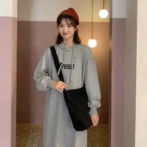 中长款卫衣怎么搭配裙子图片