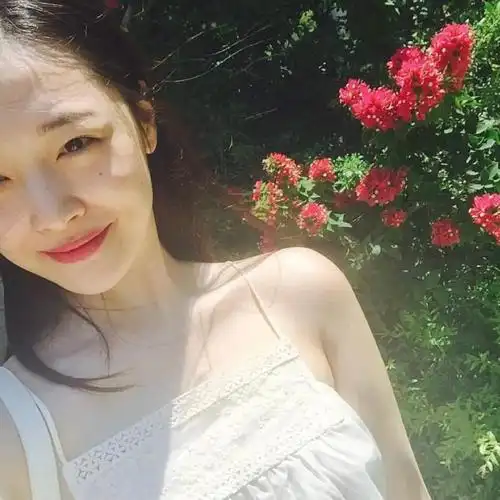 雪莉绝美自拍合集,天使永远在人间