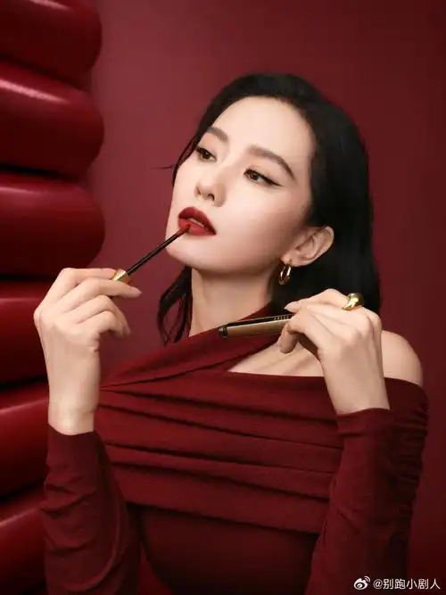 刘诗诗冷艳风##刘诗诗冷艳红裙造型