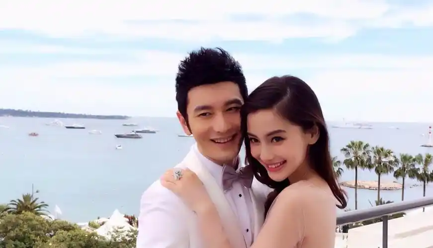 赵薇为黄晓明庆生:世纪婚礼不保证天长地久,但老友记可以