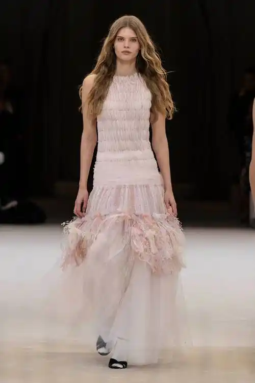 巴黎高级定制周——香奈儿品牌时装秀_新华社_法国巴黎_春夏