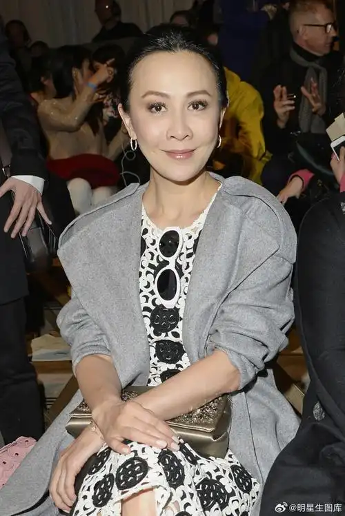 张嘉倪##章子怡晒与刘嘉玲章泽天刘雨昕合影##刘嘉玲