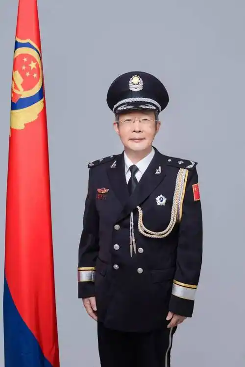 重阳节特辑 | 致敬老民警,一身警服,一生警察!_离退休_礼服_警营