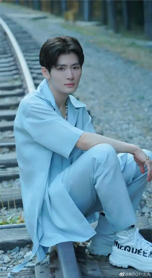 力丸九宫格写真##力丸夏日写真随拍