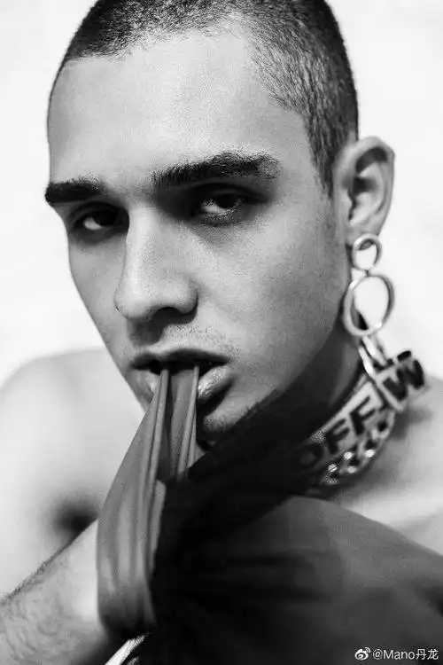 小鲜肉帅哥欧美寸头小鲜肉图片