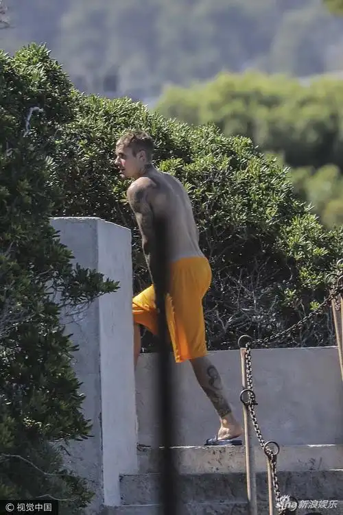 当地时间2017年6月29日,法国南部,贾斯汀·比伯(justin bieber)海滩