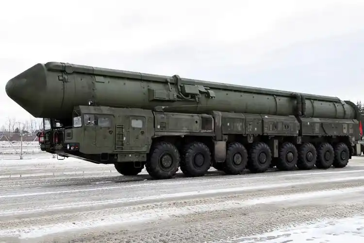 三大国洲际导弹射程:俄16000公里,美国12500公里,我国是多少