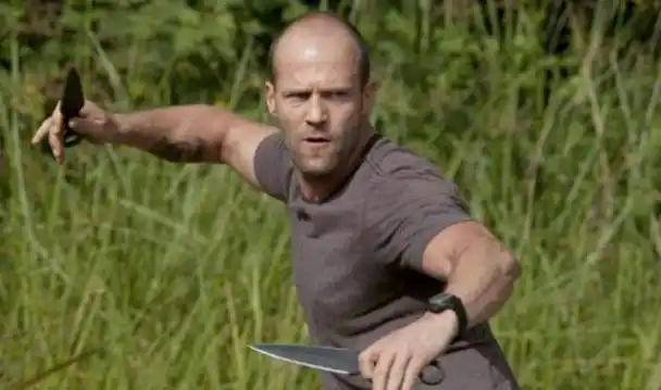 杰森斯坦森大家应该都非常的熟悉了的,他是好莱坞有名的动作男演员