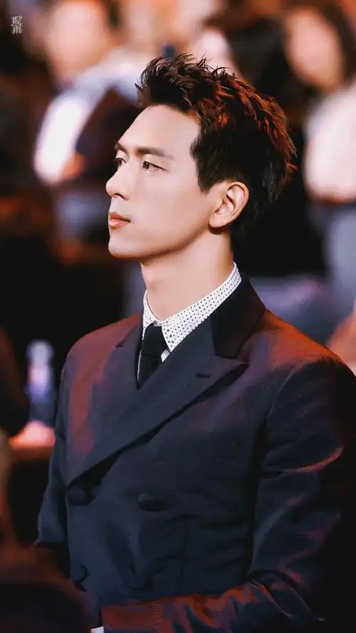 微博之夜#全世界的光都融化在你眼里78@李现ing禁二改去水印|壁纸