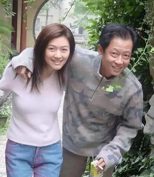 2015年,富豪老公狱中病逝,拒绝继承130亿的田海蓉,如今怎样了