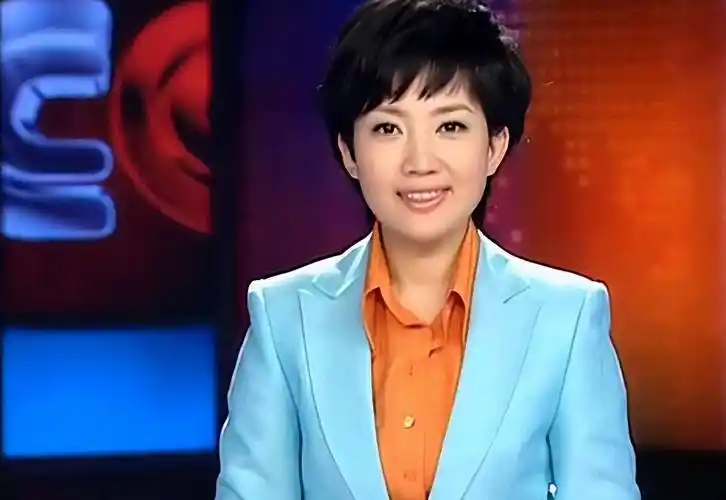 王端端:冬奥会闭幕主持,人称新闻一姐,如今44岁风采依旧_舞台_生活