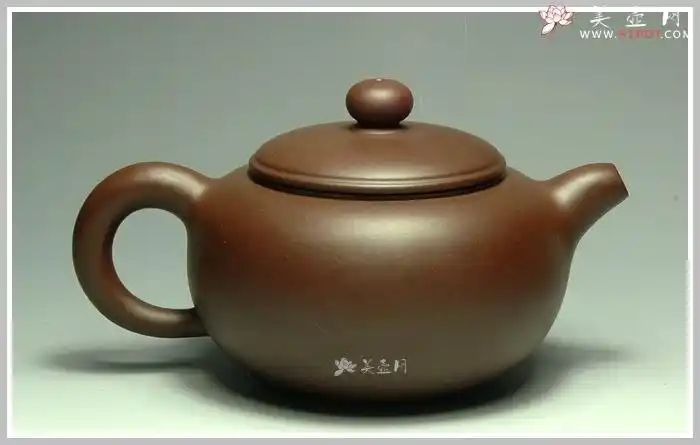 周丽萍紫砂壶作品 扁尊 简介