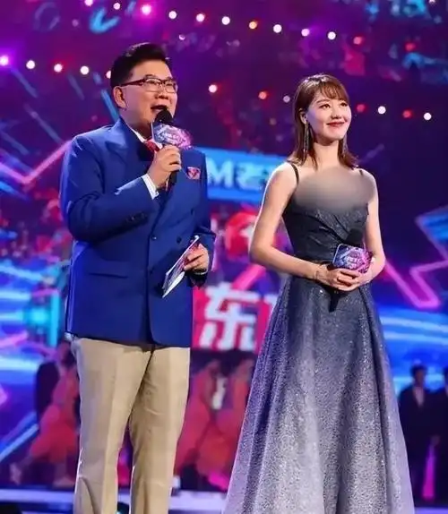 王冠:貌美如花,被父母催婚14年,为何39岁仍单身?