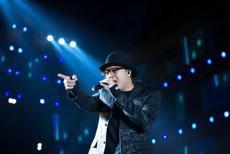 他接连3年登央视春晚,仍参加中国好声音,登台5秒就让导师转身!