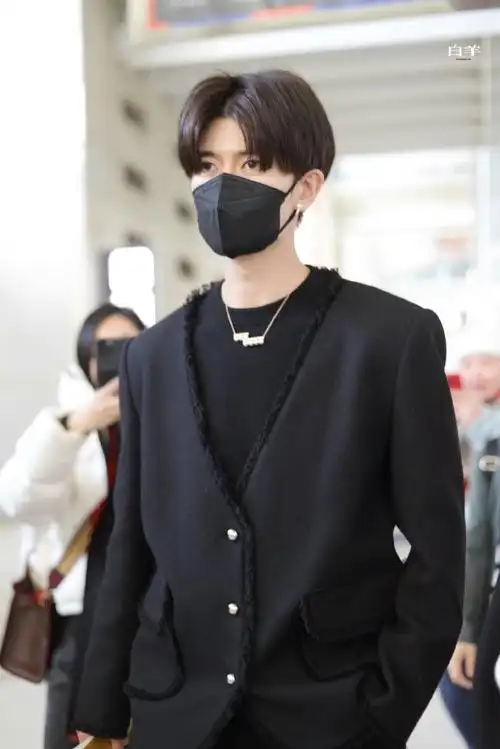 任嘉伦巴黎时装周##巴黎时装周