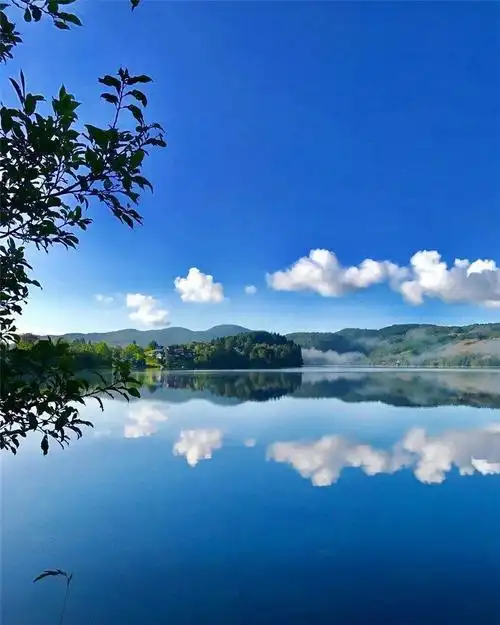 好天气带来好心情!特别是清净明朗的天空!
