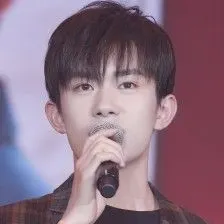 爱豆头像 易烊千玺