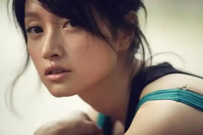 回顾朱亚文抛弃相恋七年的富家女转身爱上陈思诚女友结局如何