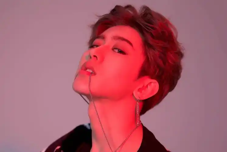 蔡徐坤撩人写真,高清图片,壁纸-桌面城市