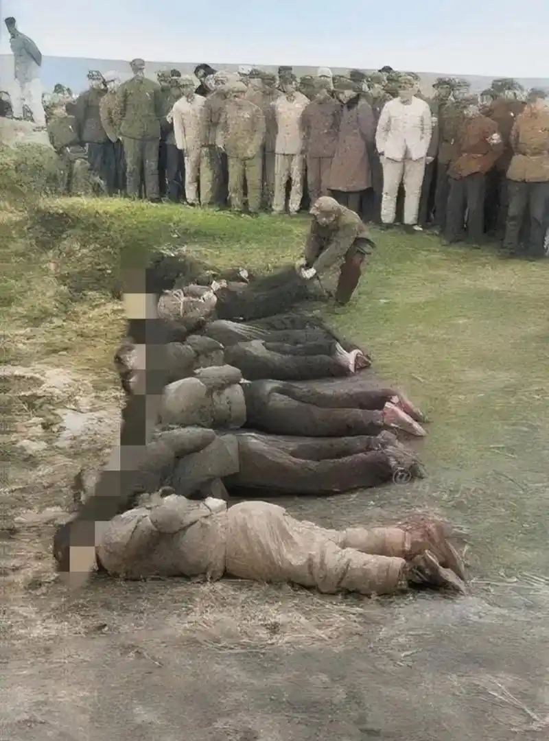 哈尔滨郊外刑场,几名死刑犯在被执行枪决后,留下了这张罕见照片