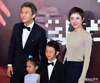 孙俪晒全家福庆祝结婚12周年,一双儿女正面出镜,再打脸婚变谣言