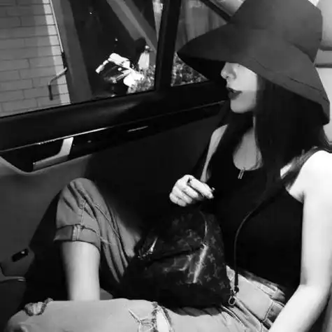 黑白女头像霸气伤感头像 霸气头像图片大全 -【爱个性】