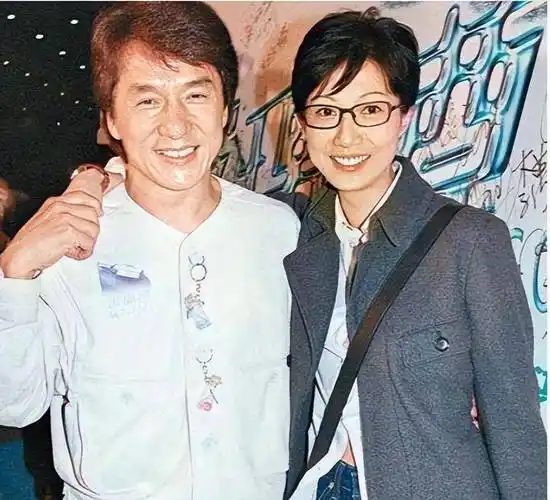 成龙的一儿一女,房祖名和吴卓林,人生状况有何不同?