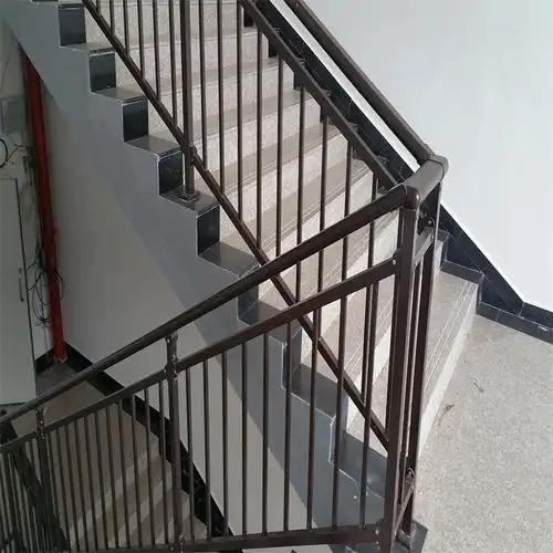 活动式锌钢楼梯扶手定制厂商
